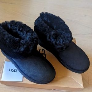 UGG Women's Classic Mini Fluff size 6